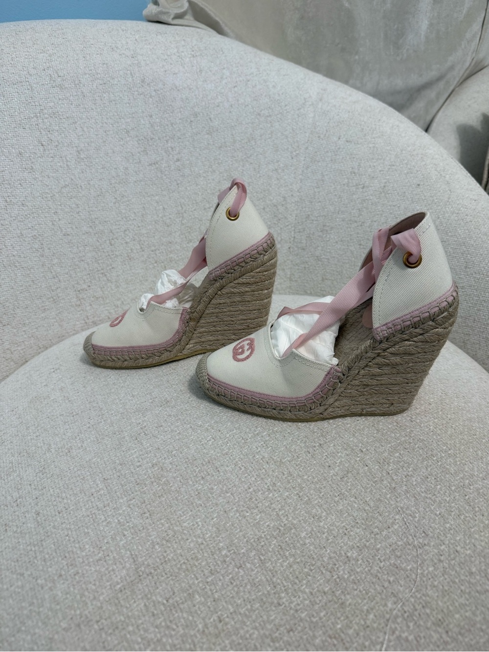 Gucci Women's Pink and White Espadrille Wedge - Picture 7 of 12